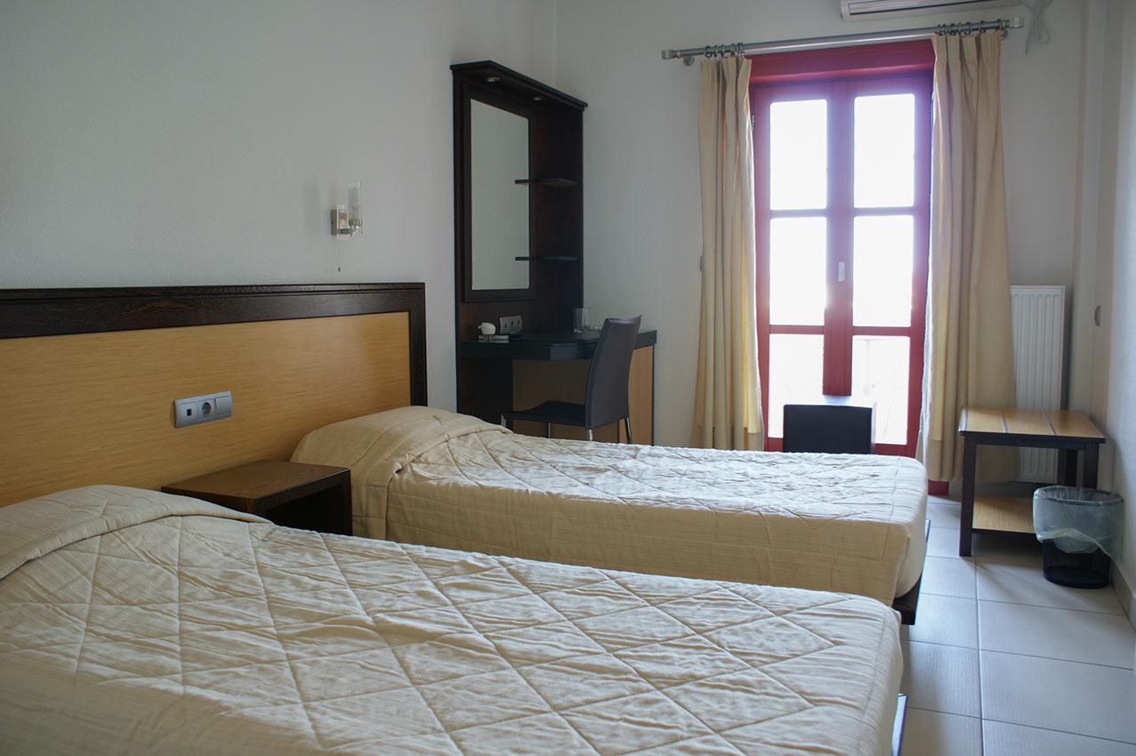 Aposperides Hotel Livadi  Eksteriør billede